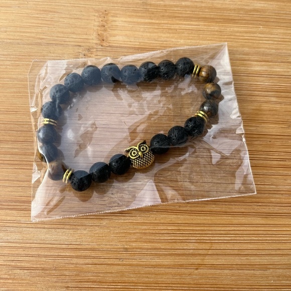 Black and Gold Beaded Owl Bracelet - Picture 7 of 9